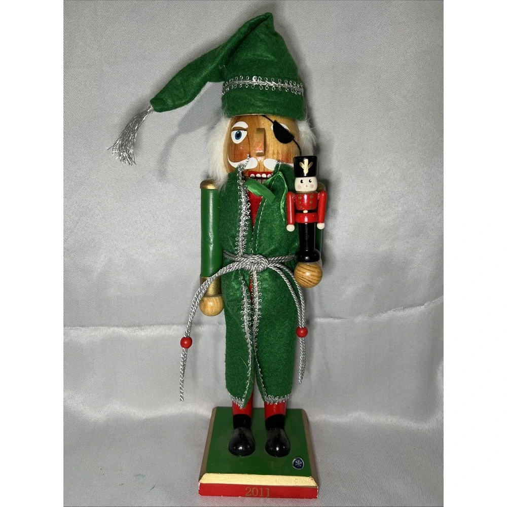 Nutcracker Wooden Target Pirate drosselmeyer